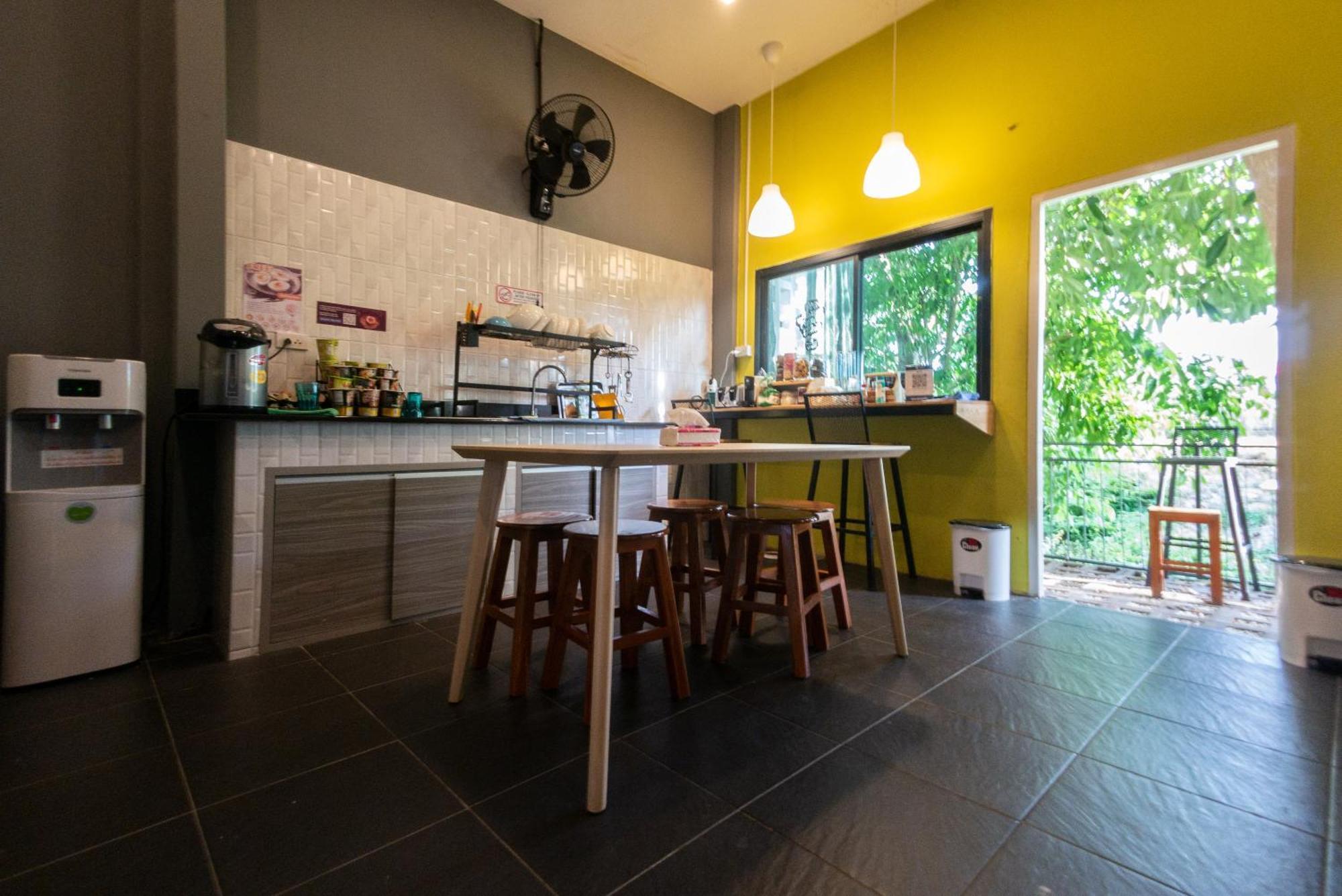 Paknap Hostel Нан Экстерьер фото